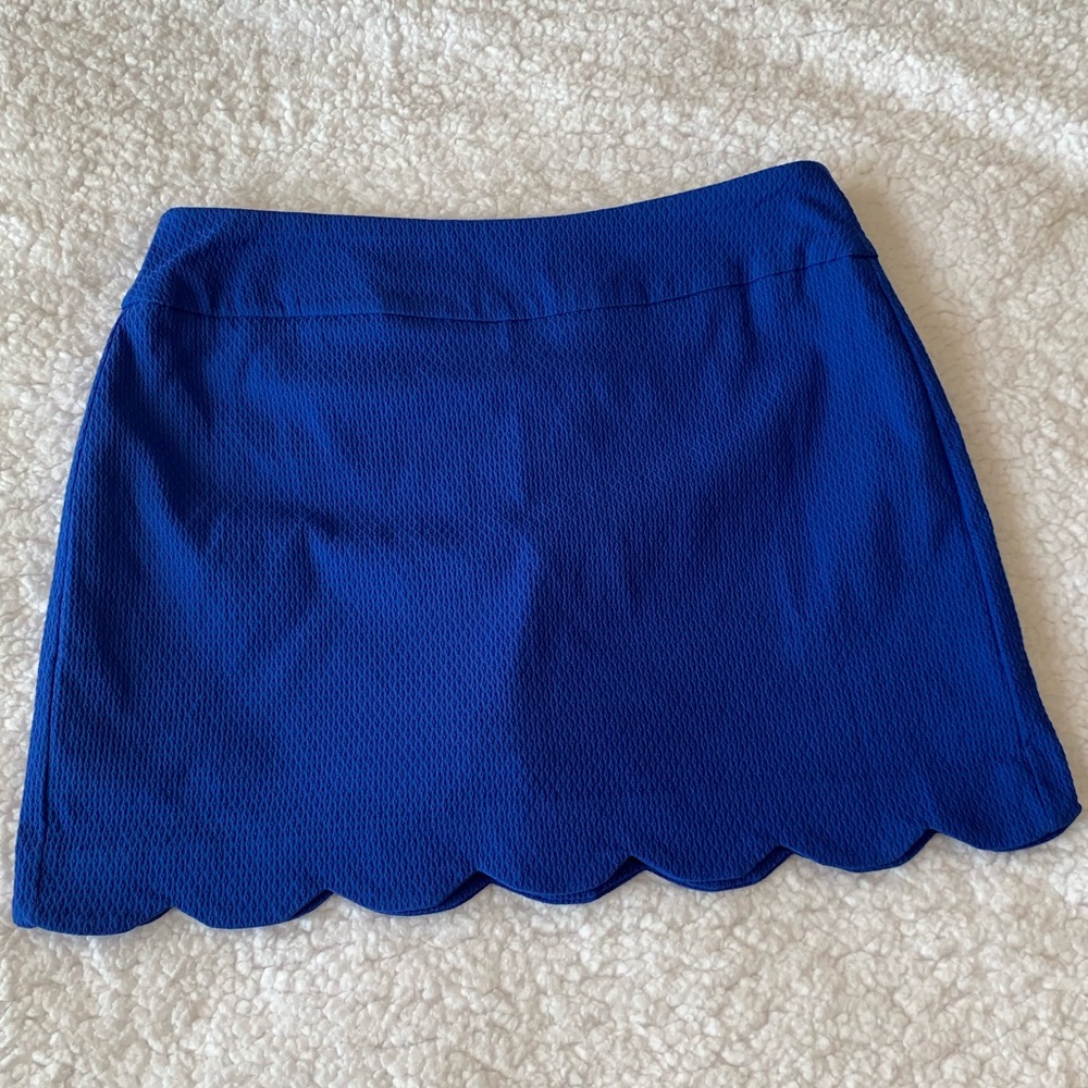 Ultra cute blue scalloped skirt!